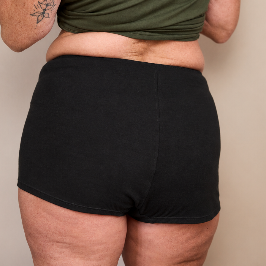 Cosy Charlotte shorts in black TENCEL™ Modal, alternate view