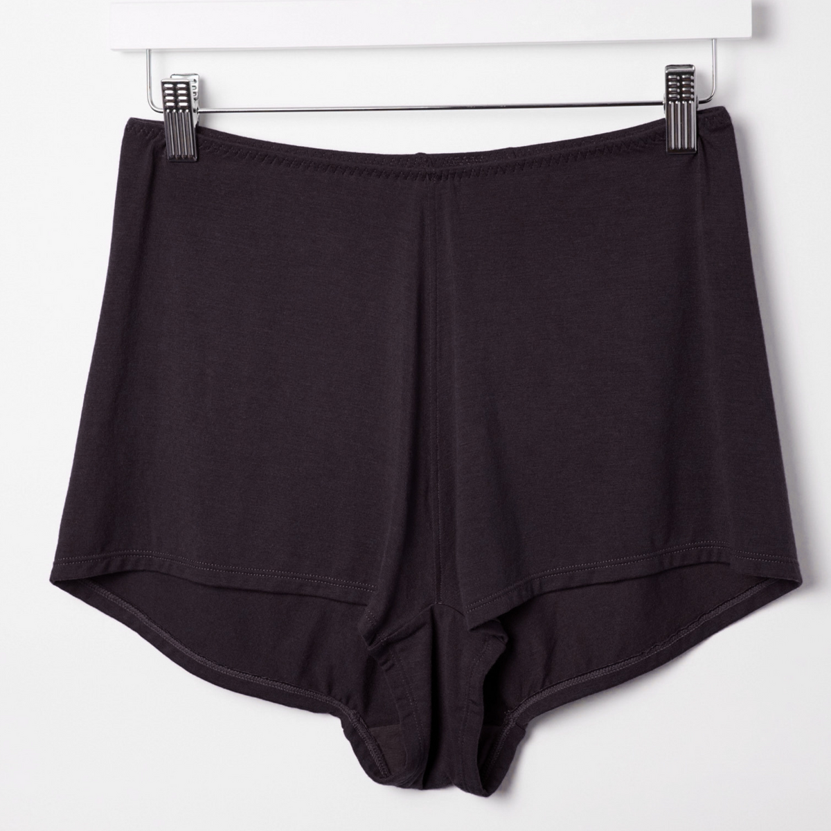 Cosy Charlotte shorts in black TENCEL™ Modal, alternate view