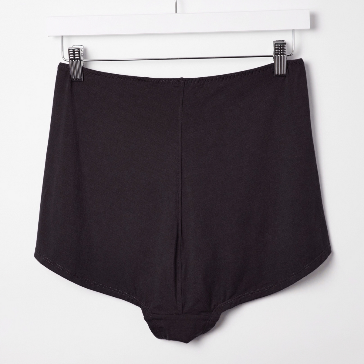 Cosy Charlotte shorts in black TENCEL™ Modal, alternate view