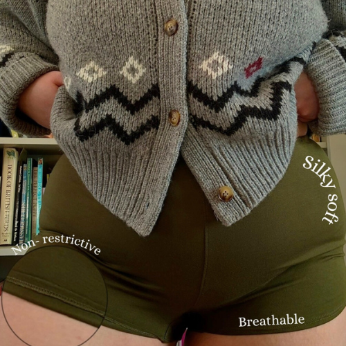 Jessie wearing Cuurve shorts under compression garments