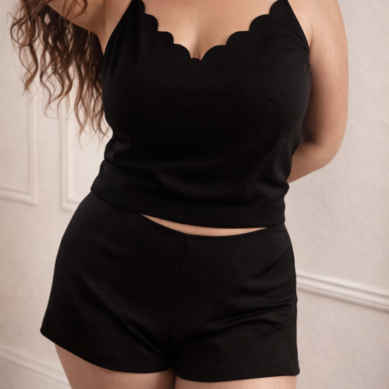 Cosy Charlotte shorts in Black ECONYL®, video