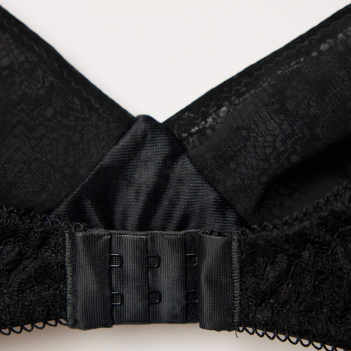 The Structured Selena — wire-free lace bra in black, product photo 5 of 7